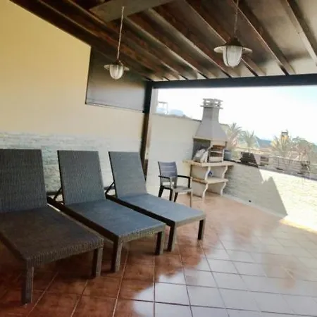 Near The Port, Wide, Confortable, Wi-fi, Terrace, Aircon Apartmán