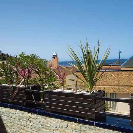 Apartment Near The Port, Wide, Confortable, Wi-fi, Terrace, Aircon *